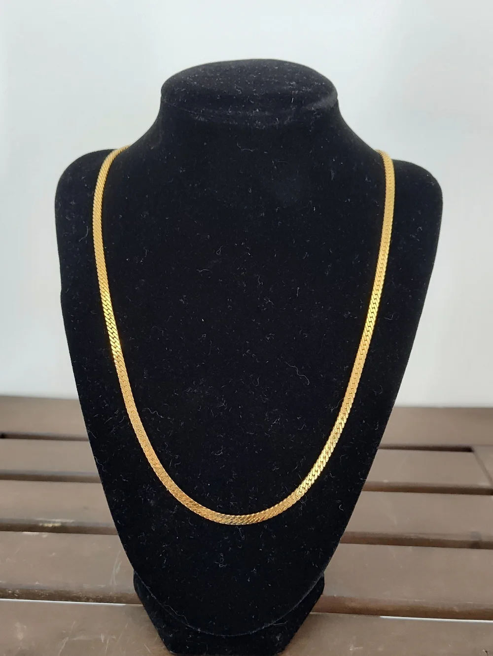 Vintage Avon Classic Gold Tone Herringbone Chain Necklace - Women